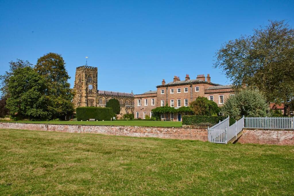 Thirsk Hall South Wing, North Yorkshire Exterior photo